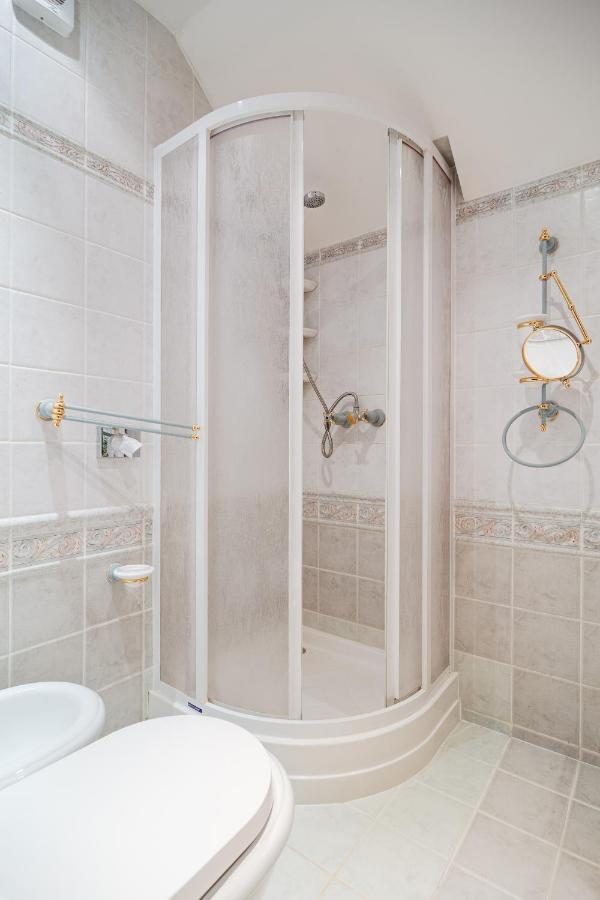 Hotel U Modreho Orla - At The Blue Eagle Praga Zewnętrze zdjęcie